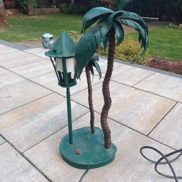 Lampka bezludna wyspa z PRL