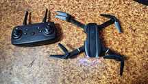Dron z dwoma kamerami
