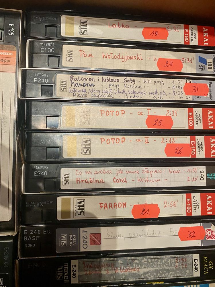 Kasety video VHS, zestaw Prl Tanio.zadbane.
