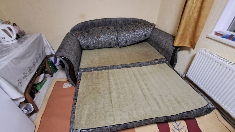 Диван двухспальный