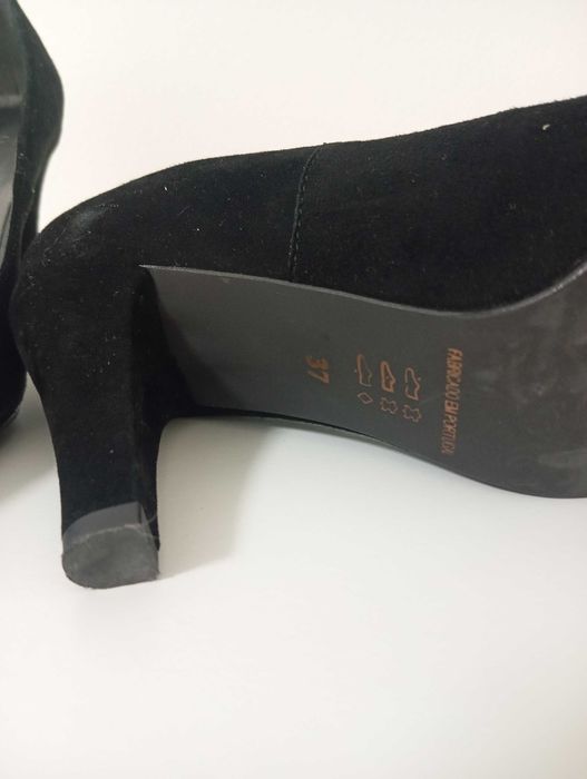 Sapatos saltos 37