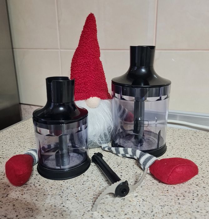 Чаша для блендера Philips HR1372/90 велика та мала.