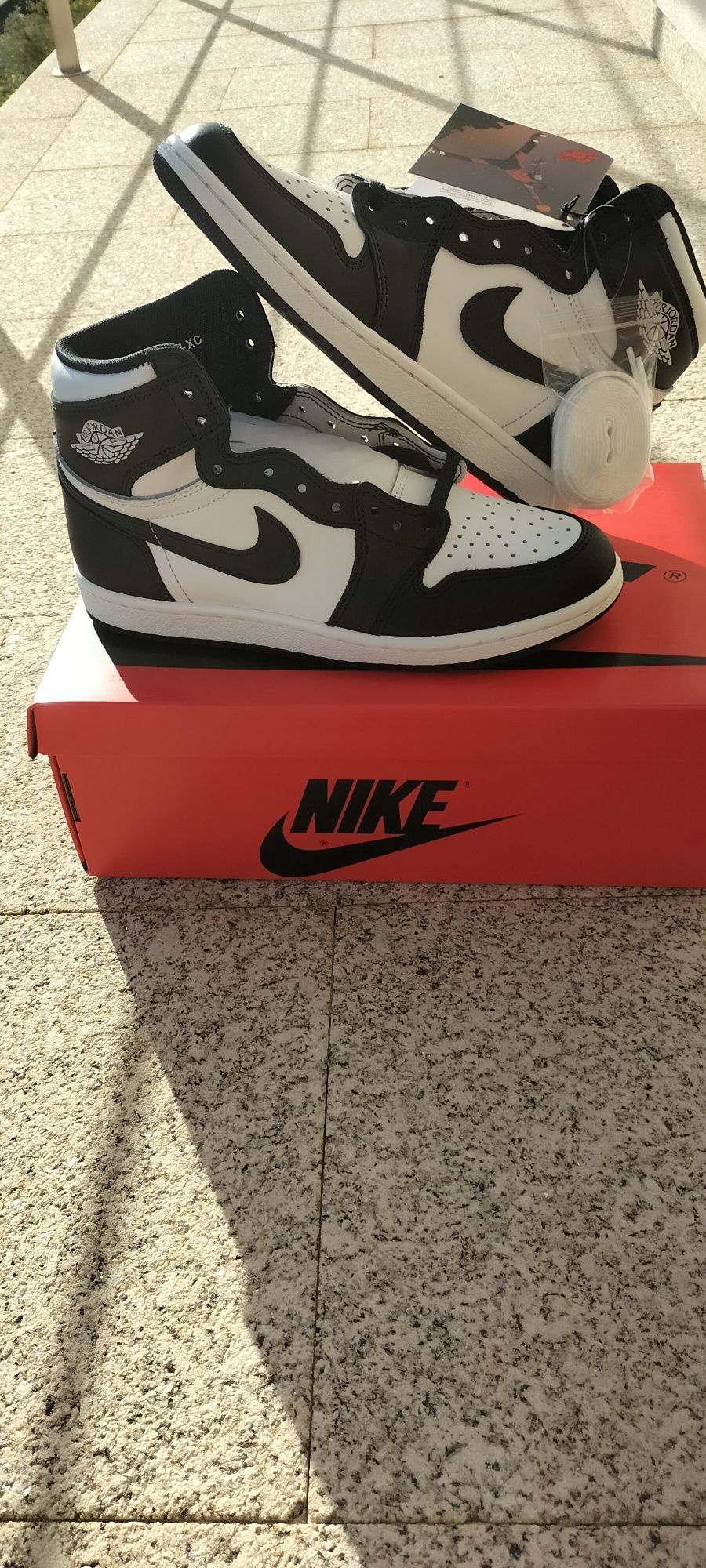 Air Jordan 1 retro high 85 preto e branco