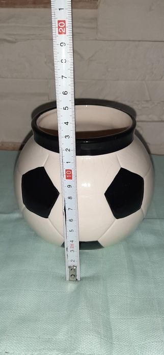 Football pojemnik