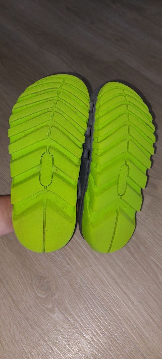 Crocs m5w7  в чудовому стані зручні