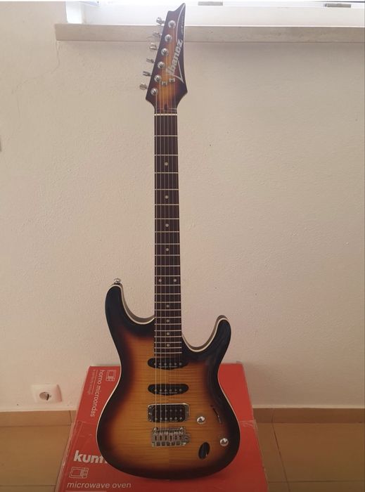 Guitarra Ibanez SA series pouquissimo uso !