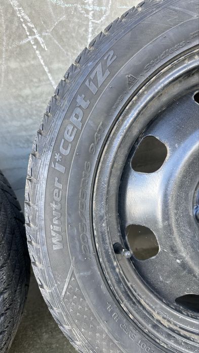 Шини 205 55 16 Hankook Winter ICept iZ2