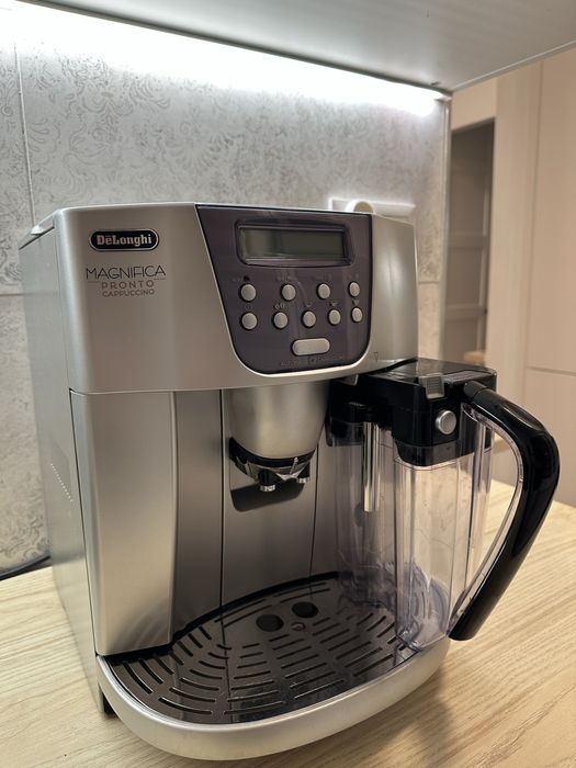DeLonghi Magnifica Pronto Cappucino Ekspres Do Kawy z Młynkiem