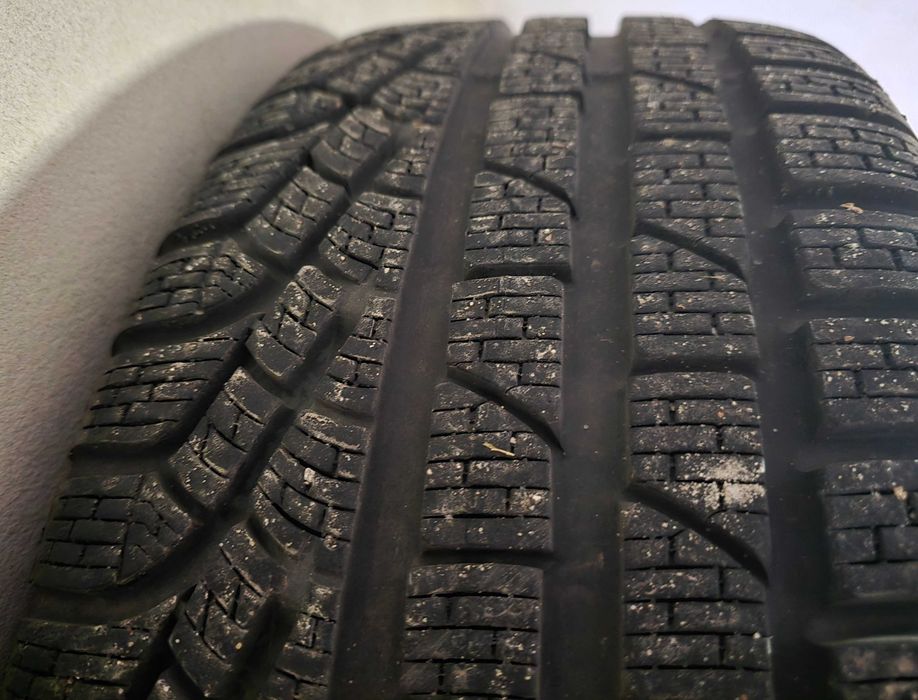 Koła zimowe 235/45R18 Passat B6 B7 B8