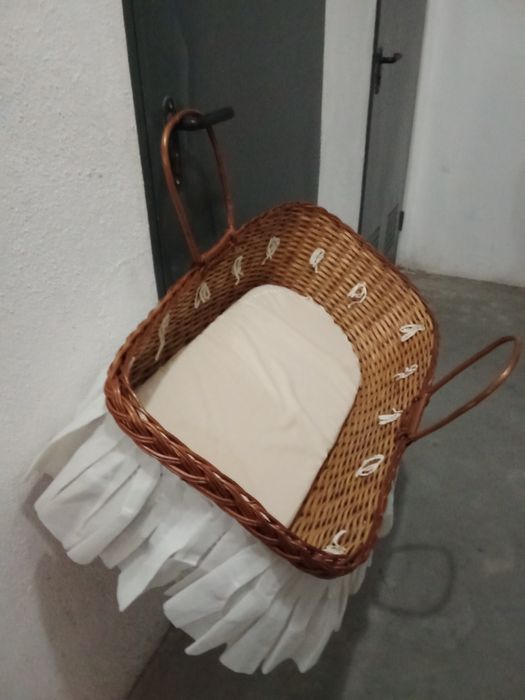 Alcofa de bebê em excelente estado
