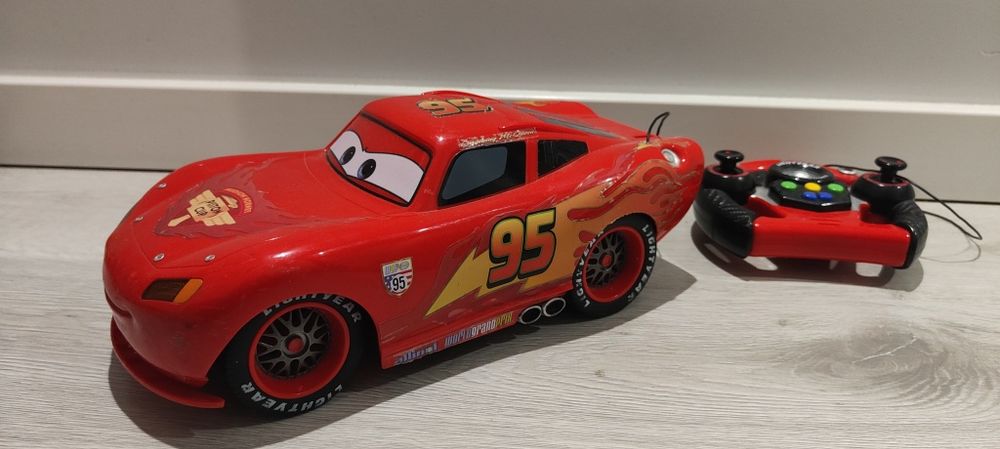 Samochód McCARS Disney zygzak McQueen zdanie sterowany na pilot
