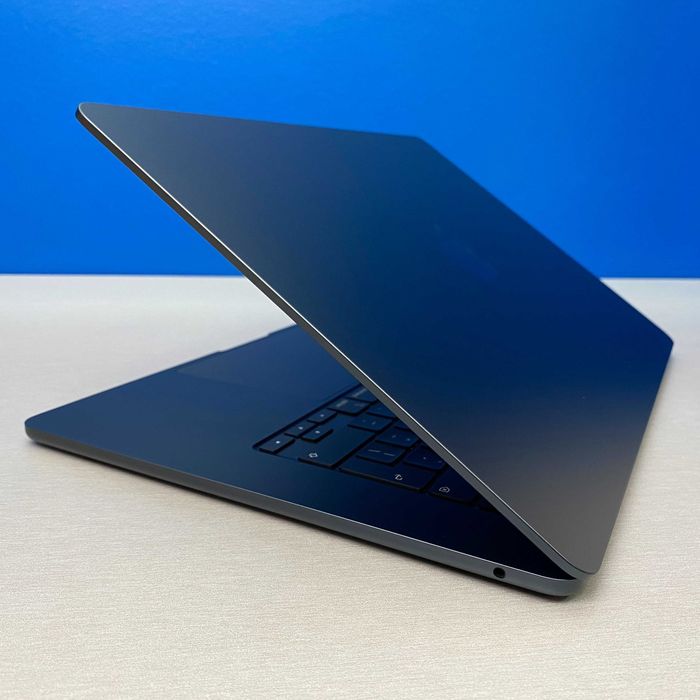 Apple MacBook Air 15.3" (2023) - M2 8-Cores/8GB/256GB SSD