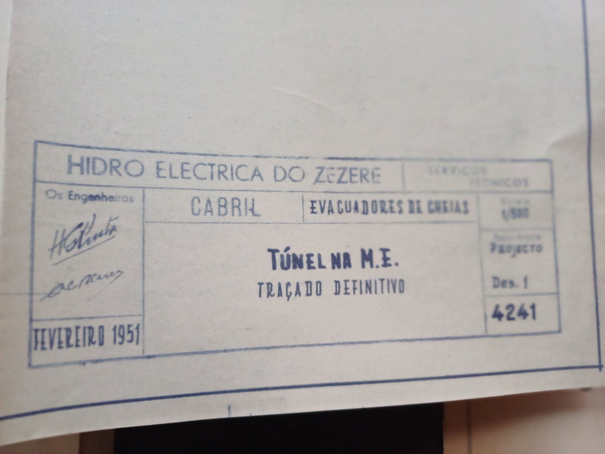 Livros de barragens e estações hidroeléctricas