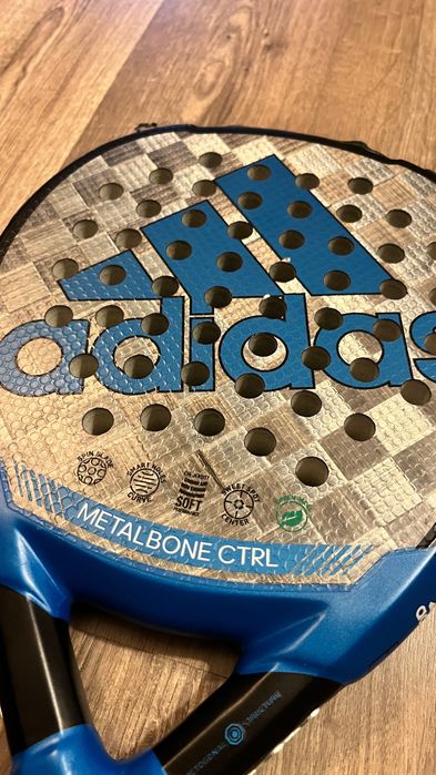 Adidas Metalbone control Padel raquete