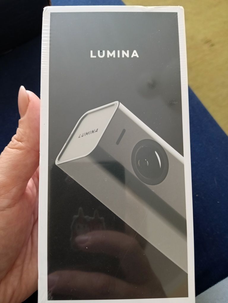 Веб-камера Lumina 4K з штучним інтеллектом