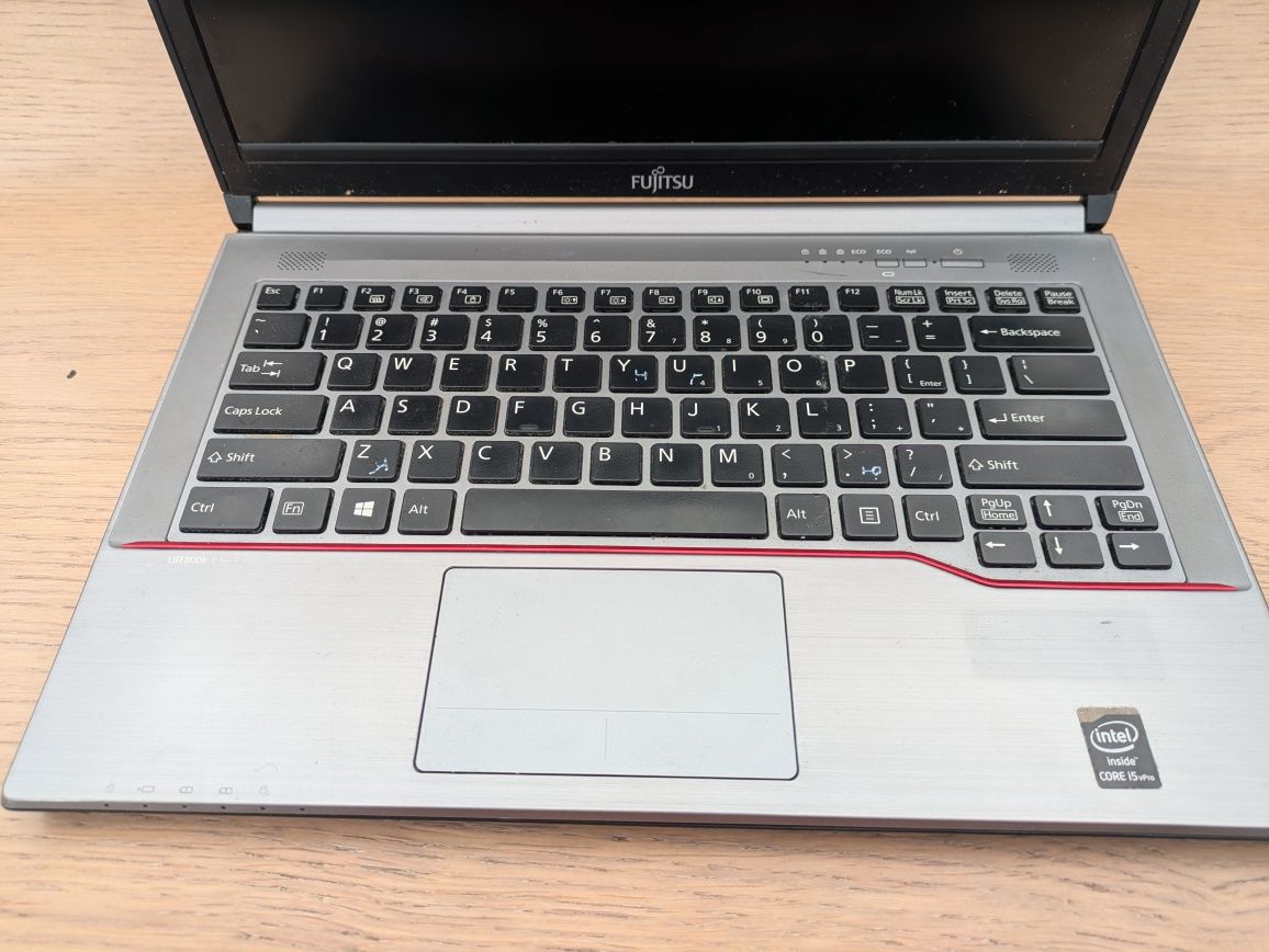 Fujitsu Lifebook e744
