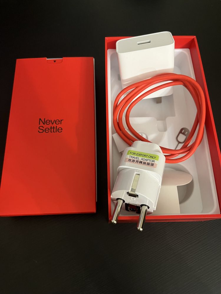Vendo One Plus 13T + Capa