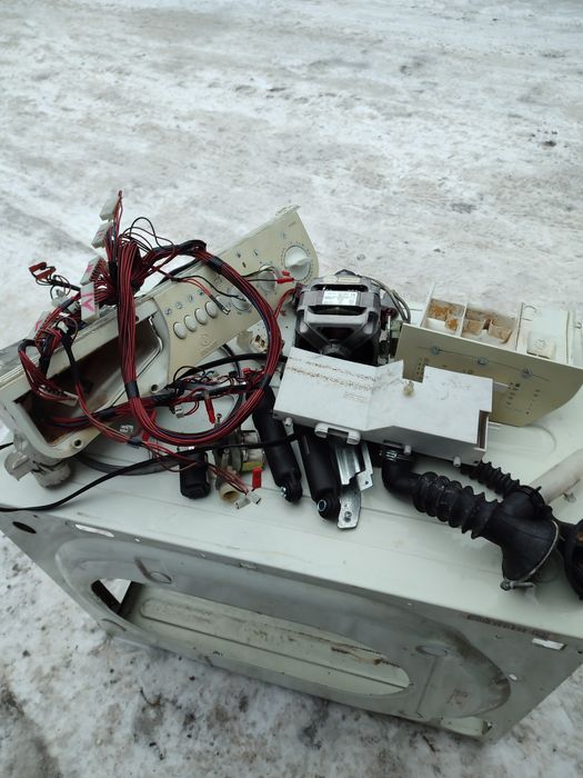 Запчастини до пральної машини індезіт W105TX W84TX