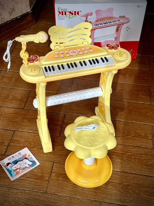 Дитячий синтезатор піаніно з мікрофоном та стільчиком