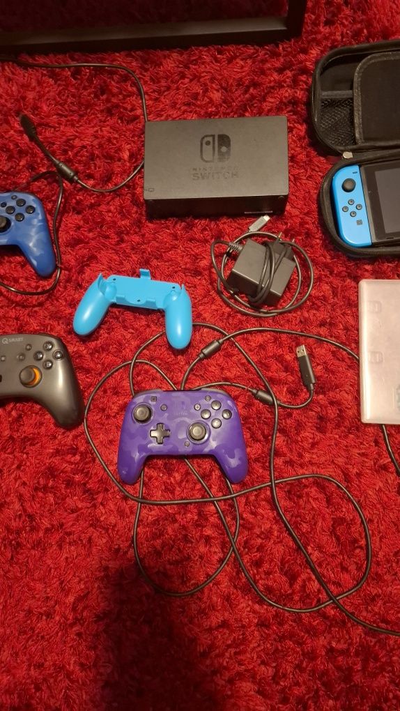 Nintendo switch v1 + akcesoria + 2 gry