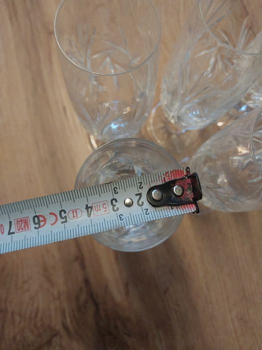 Kryształowe kieliszki do szampana oraz literatki / szklanki