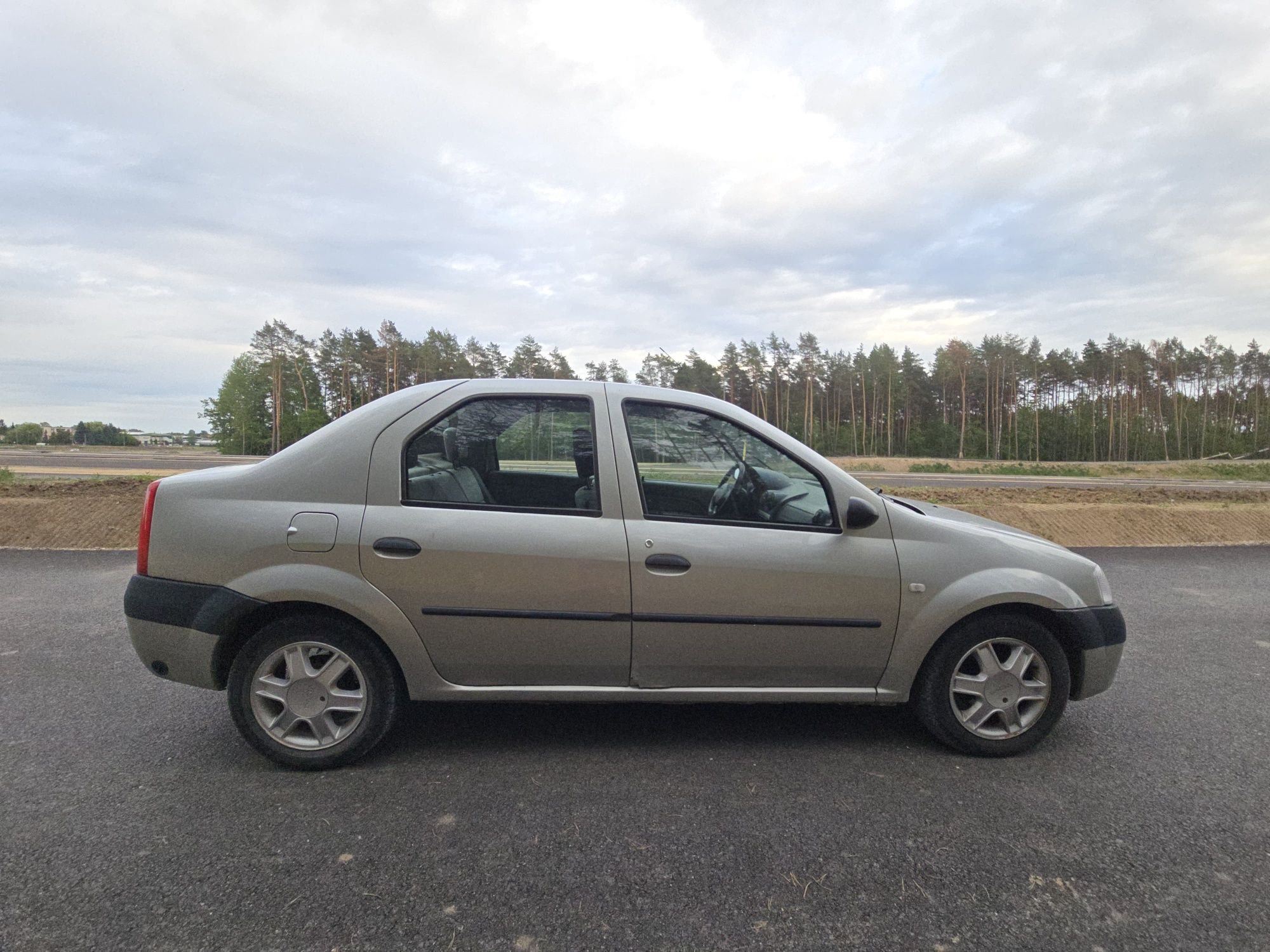 Dacia Logan 2006r * sprawna klima * 1.6 LPG * hak * elektryka