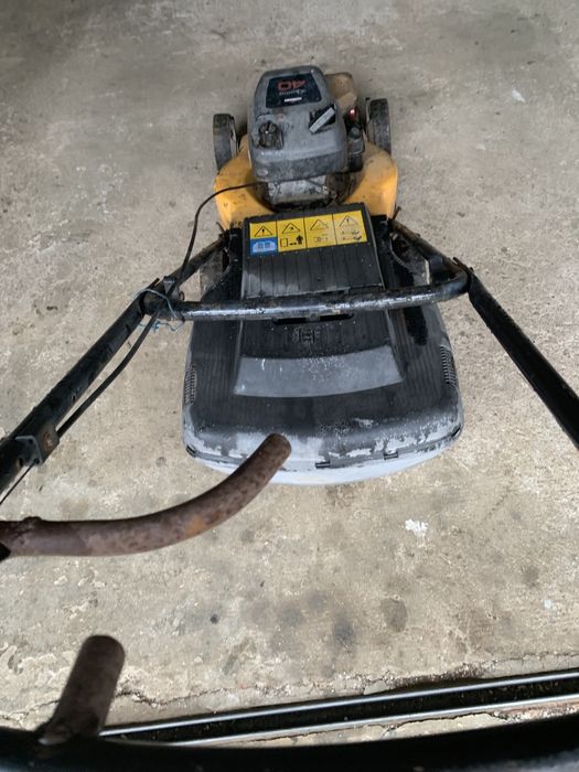 Relvadeira usada para cortar