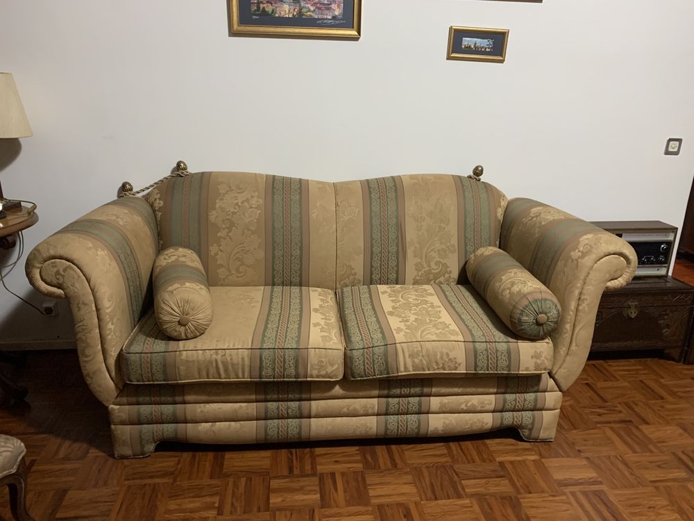 Sofa 3 lugares praticamente novo