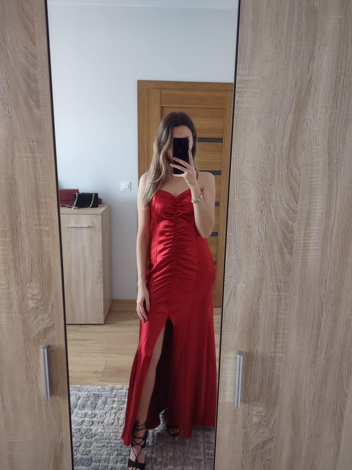 Czerwona długa maxi satynowa sukienka drapowana marszczona na M L hot