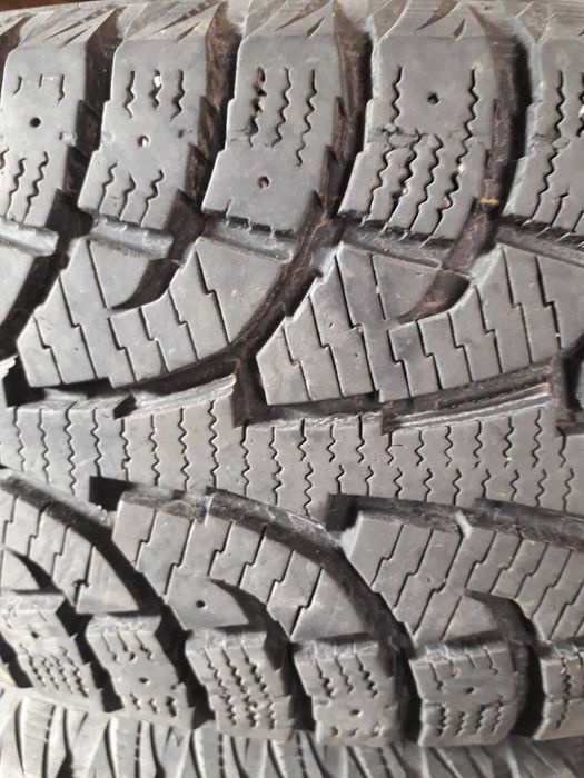 Продаються шини зимові HANKOOK.