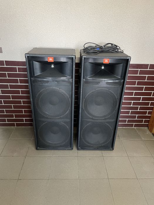 Пасивна акустична система JBL TR225