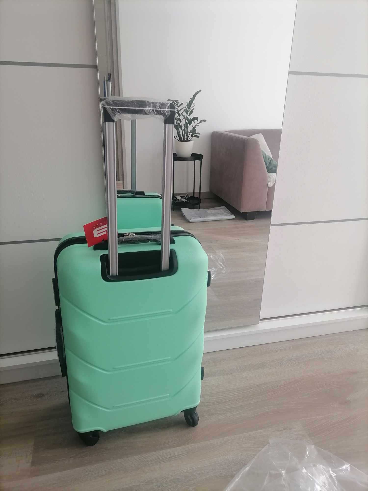 Walizka średnia XL kółka obrotowe nowa samolot