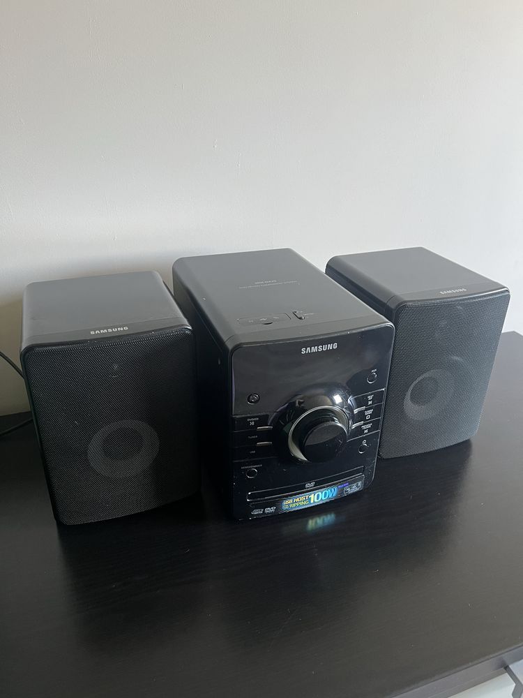 Wieża Samsung CD/DVD/USB/Radio