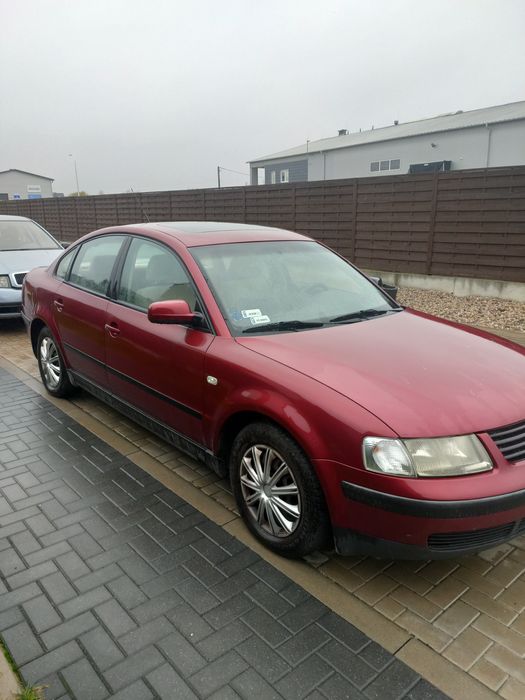 Sprzedam Passat  1.8  benzyna