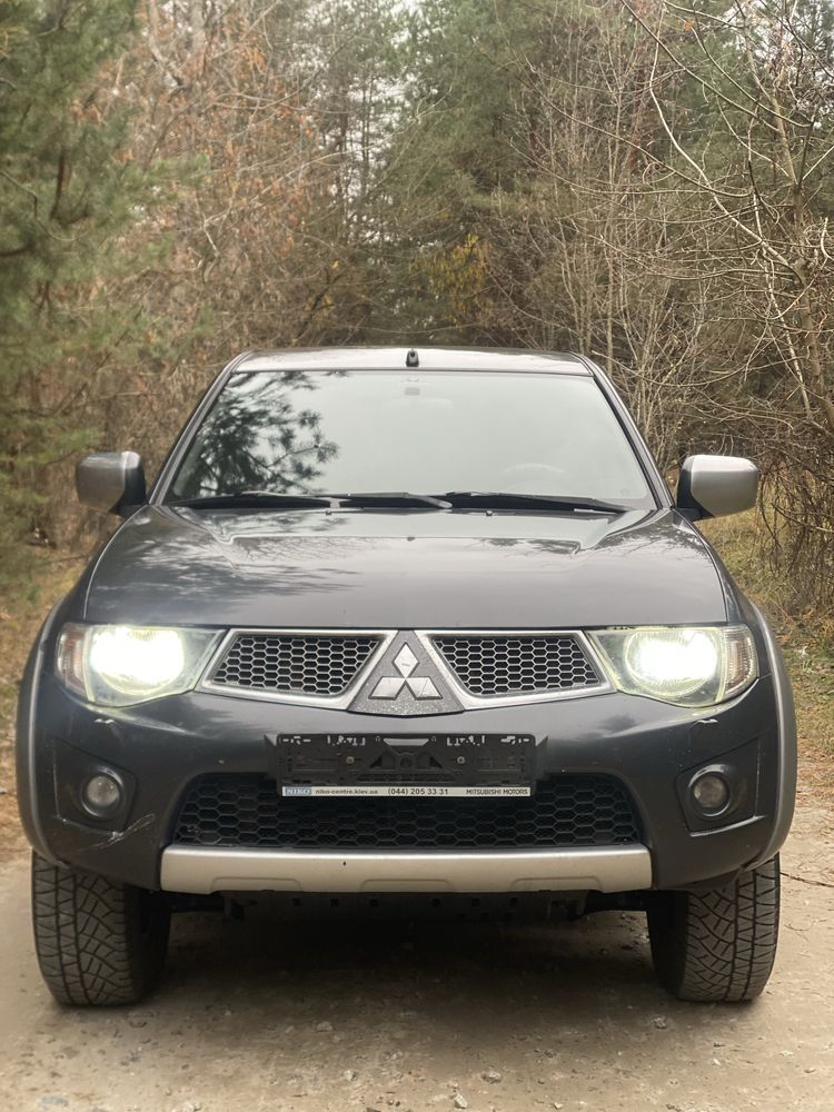 Митсубиши L200..