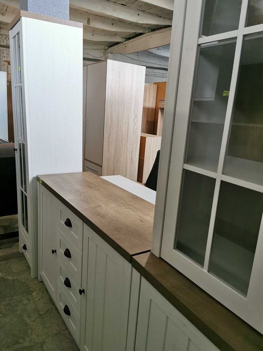 Meble systemowe, biel, drewno białe styl prowansalskim komoda witryna