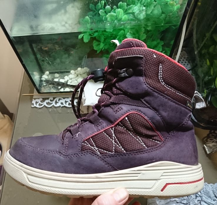 Взуття для дівчинки 9-12 років (22-24см)