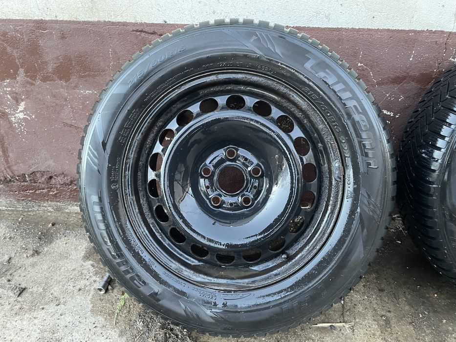Opony zimowe 215/60R16 z felgami