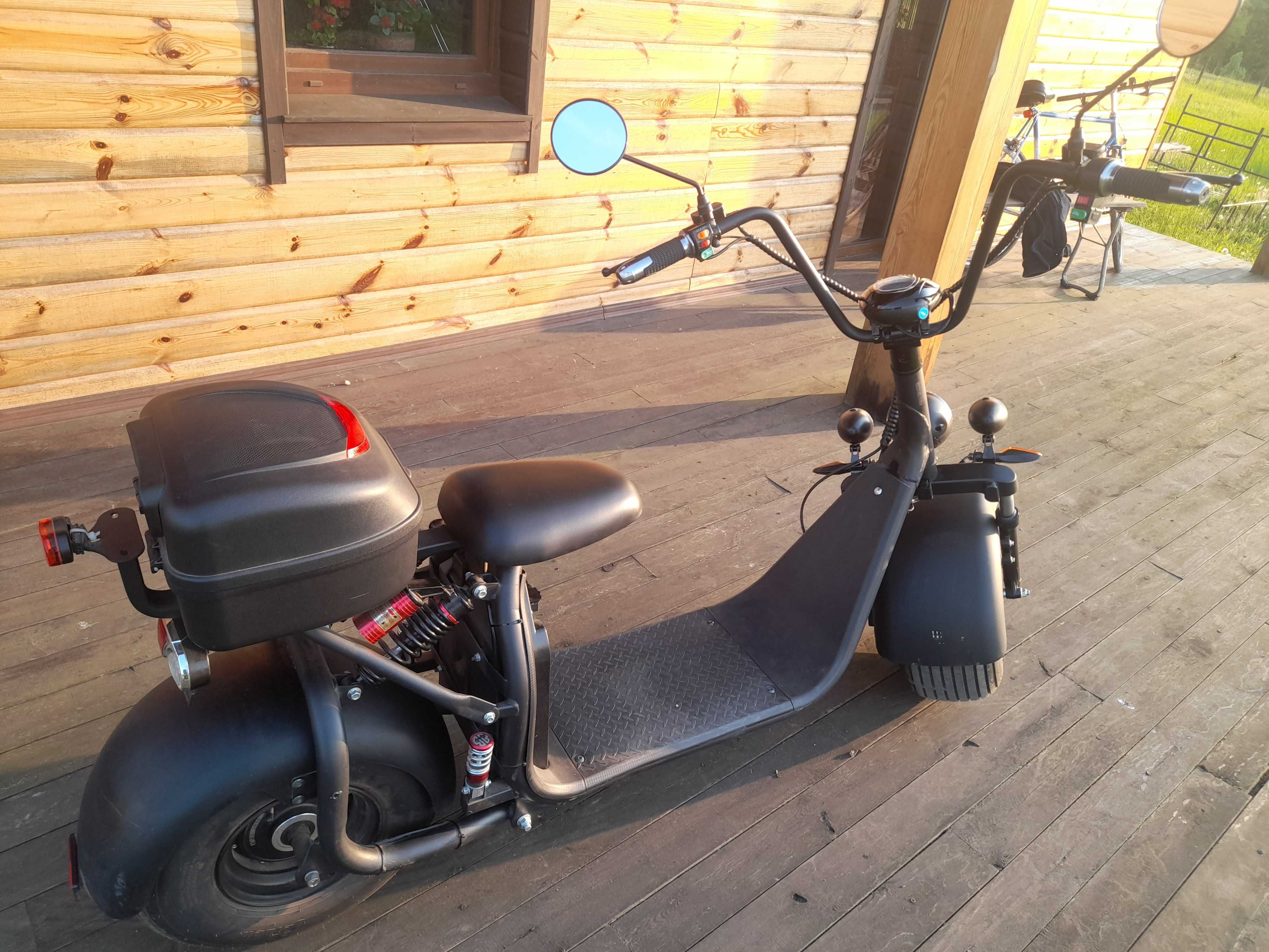 Hulajnoga elektryczna, skuter elektryczny, motorower. Harley