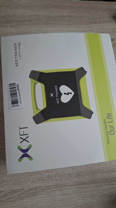 Defibrylator AED treningowy XFT 120G z opaską CPR