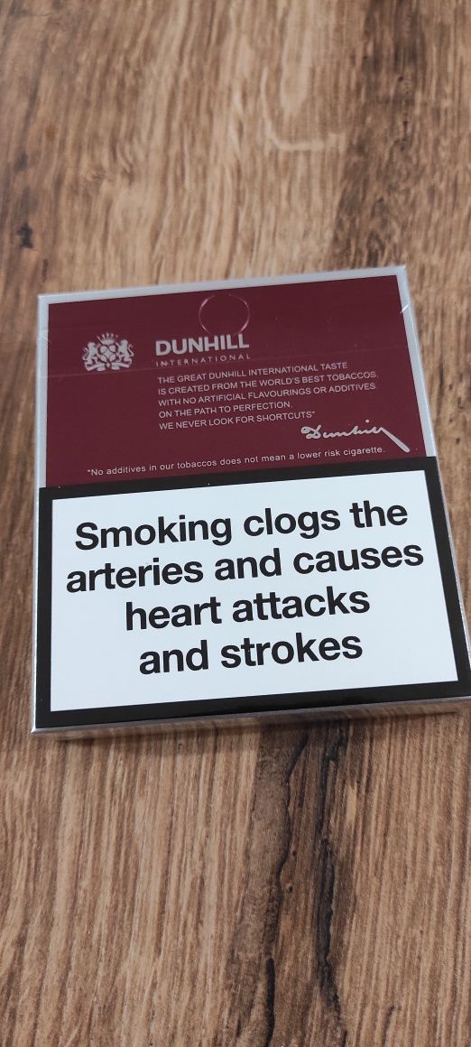 Dunhill czerwone kolekcjonerskie
