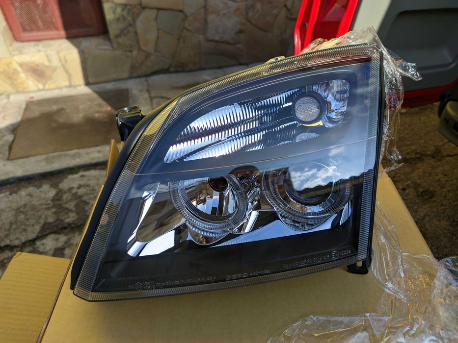 Передние фары фонари Opel Vectra C Опель Вектра Ц 02-05р LPOP33