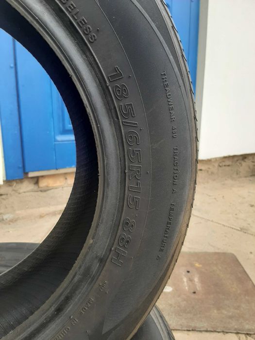 Продам пару летних шин Kumho Solus R15 185/65