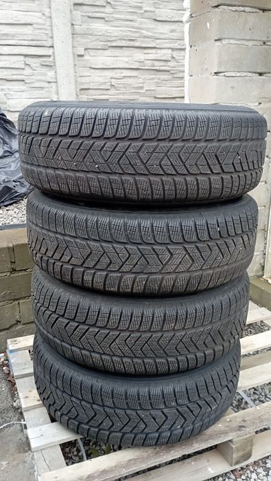 Opony wielosezonowe Pirelli Scorpion 215/65r17 2022r