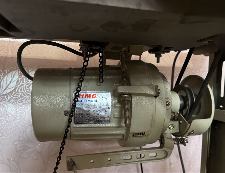 Четырехниточный оверлок Shunfa SF 747