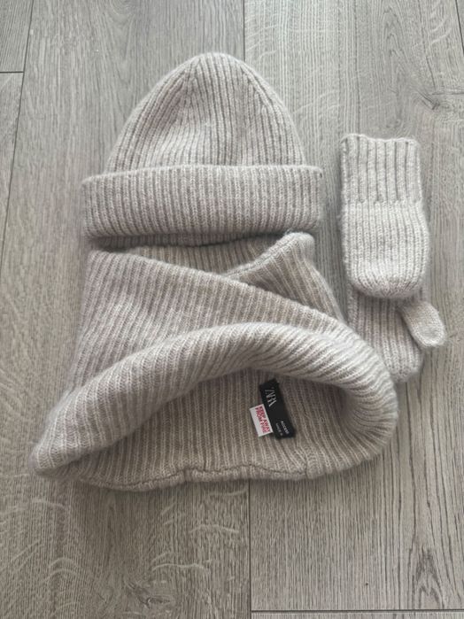 Шапка , хомут та рукавички Zara на 1-3роки