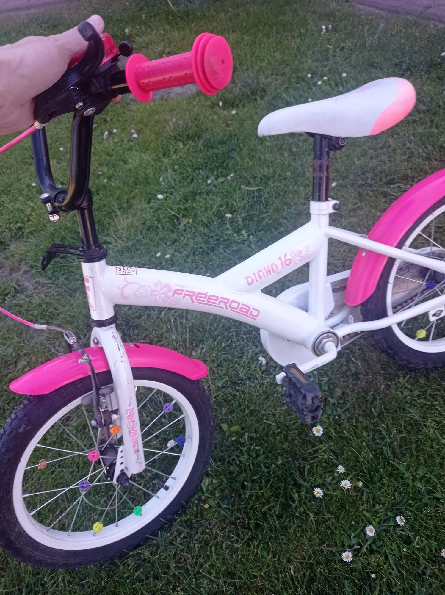 Biało różowy rowerek dla dziewczynki 16