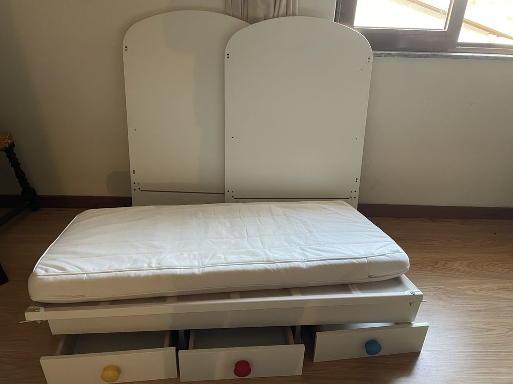 Berço bebé ikea Gonnat colchão