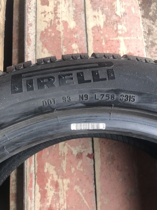 Продам зимову резину Pirelli 205 55 R17