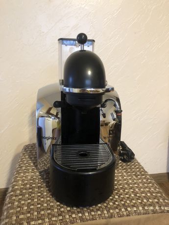 Капсульна кавоварка Nespresso Magimix